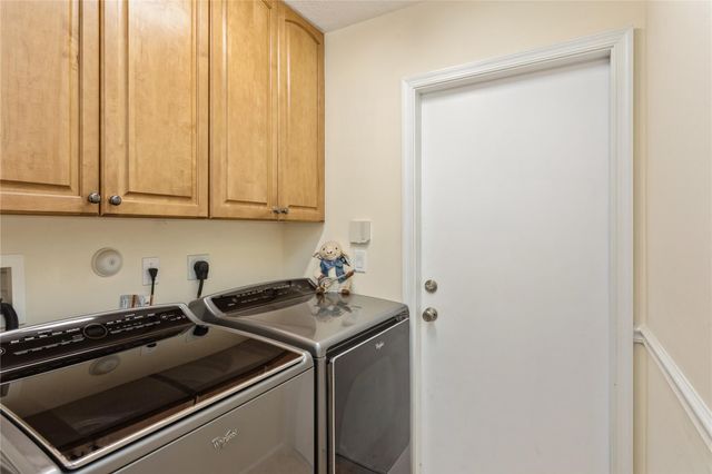 8121 SW Yachtsmans Dr, Stuart, FL 34997