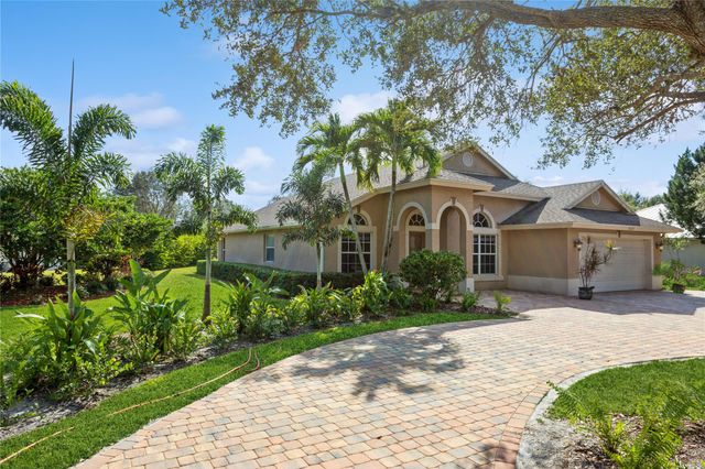 8121 SW Yachtsmans Dr, Stuart, FL 34997