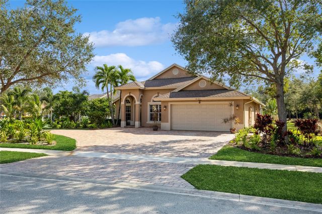 8121 SW Yachtsmans Dr, Stuart, FL 34997