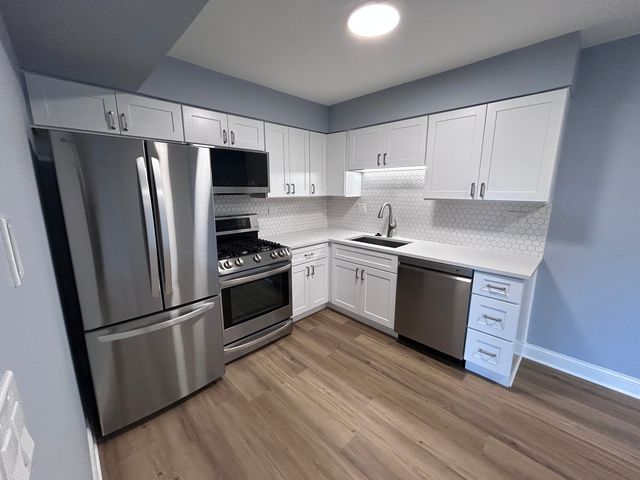 705 Tipperary Court 3A, Schaumburg, IL 60193