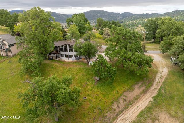 24840 Arrow Court, Tehachapi, CA 93561
