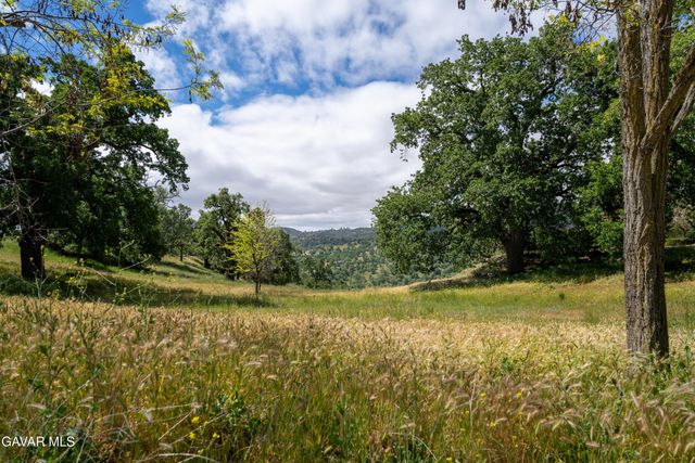24840 Arrow Court, Tehachapi, CA 93561