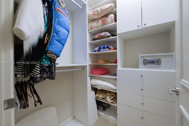 16051 Collins Ave 1104, Sunny Isles Beach, FL 33160