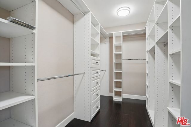 4040 Leighton Point Road, Calabasas, CA 91301