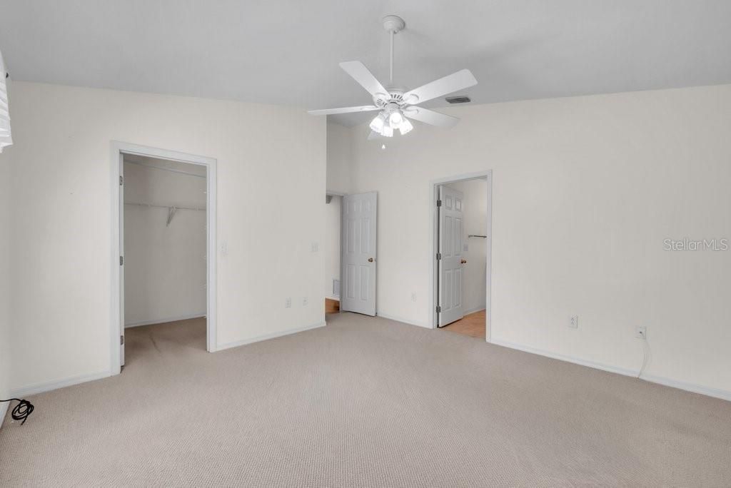 Image 19 of property listing at 17610 ESPRIT DRIVE, Tampa, FL 33647