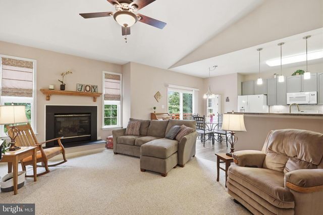 1071 CRESTWOOD DRIVE, Chambersburg, PA 17202