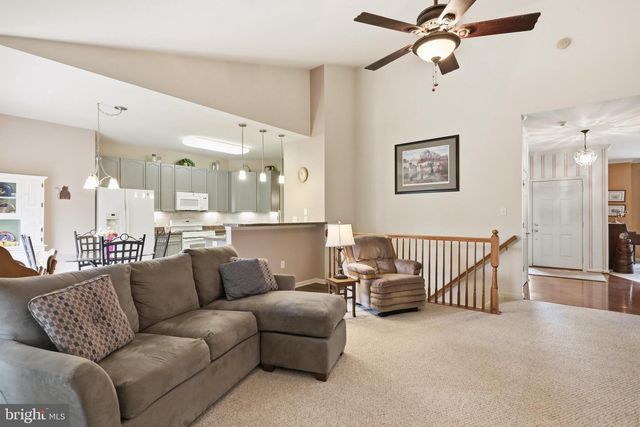 1071 CRESTWOOD DRIVE, Chambersburg, PA 17202