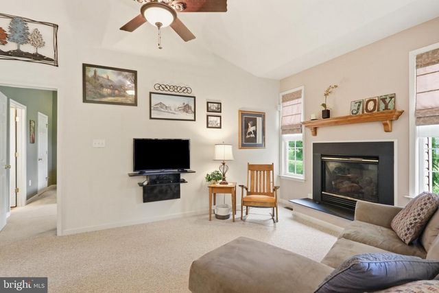 1071 CRESTWOOD DRIVE, Chambersburg, PA 17202