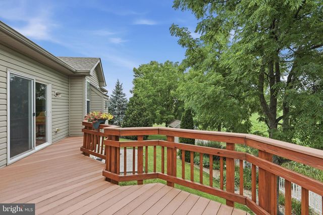 1071 CRESTWOOD DRIVE, Chambersburg, PA 17202