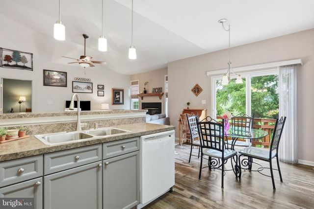 1071 CRESTWOOD DRIVE, Chambersburg, PA 17202