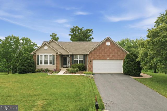 1071 CRESTWOOD DRIVE, Chambersburg, PA 17202