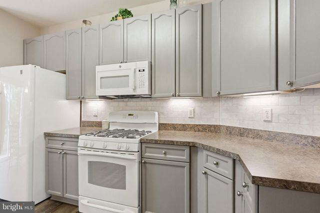 1071 CRESTWOOD DRIVE, Chambersburg, PA 17202