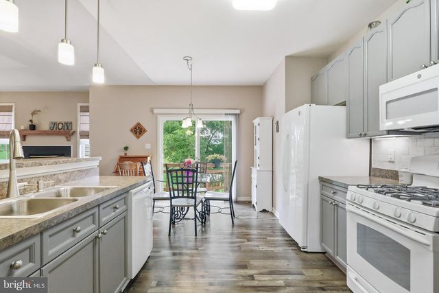 1071 CRESTWOOD DRIVE, Chambersburg, PA 17202