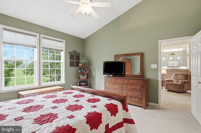 1071 CRESTWOOD DRIVE, Chambersburg, PA 17202