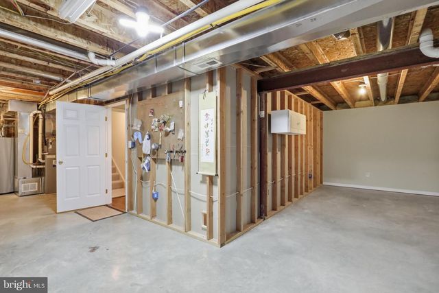 1071 CRESTWOOD DRIVE, Chambersburg, PA 17202
