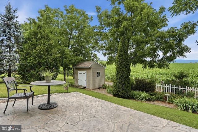 1071 CRESTWOOD DRIVE, Chambersburg, PA 17202