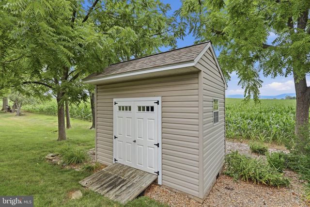 1071 CRESTWOOD DRIVE, Chambersburg, PA 17202