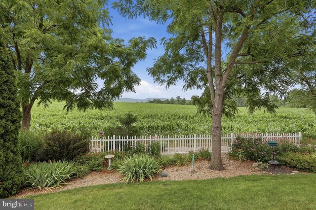 1071 CRESTWOOD DRIVE, Chambersburg, PA 17202