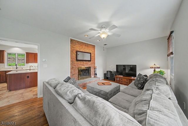 2 Sanford Rd, Mount Olive Twp., NJ 07828