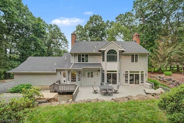 2 Sanford Rd, Mount Olive Twp., NJ 07828
