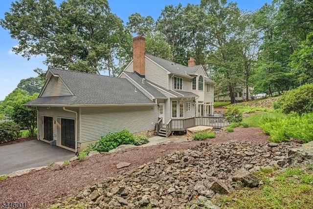 2 Sanford Rd, Mount Olive Twp., NJ 07828