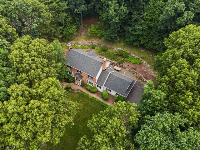 2 Sanford Rd, Mount Olive Twp., NJ 07828