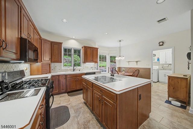 2 Sanford Rd, Mount Olive Twp., NJ 07828
