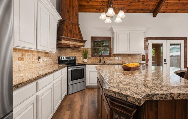 312 Springwood Drive, Conroe, TX 77385