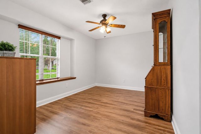 312 Springwood Drive, Conroe, TX 77385