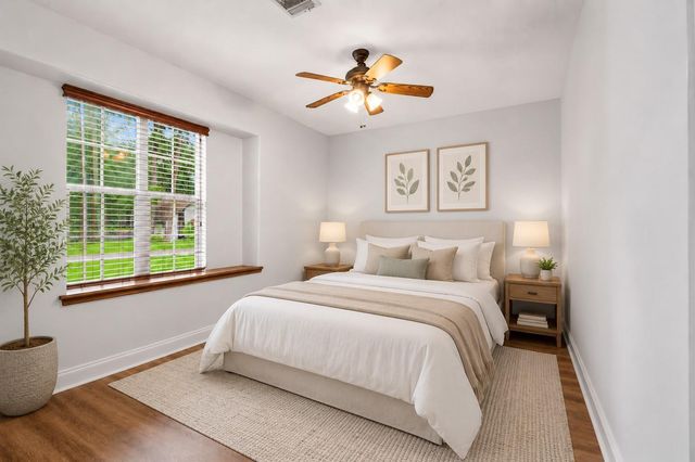 312 Springwood Drive, Conroe, TX 77385