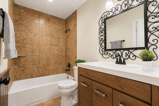 312 Springwood Drive, Conroe, TX 77385