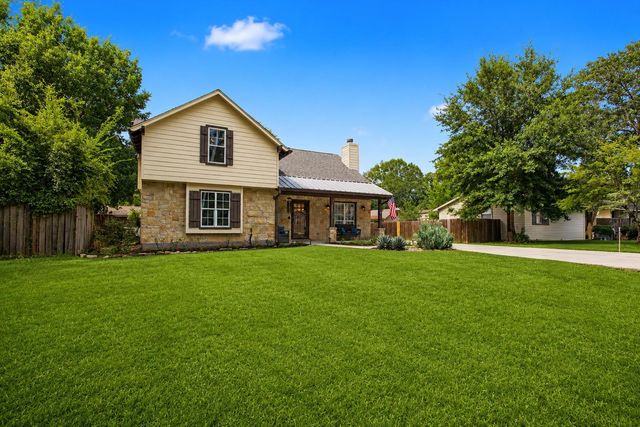 312 Springwood Drive, Conroe, TX 77385