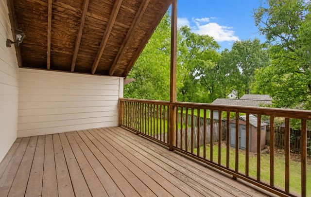 312 Springwood Drive, Conroe, TX 77385