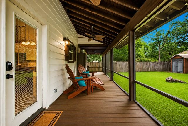 312 Springwood Drive, Conroe, TX 77385