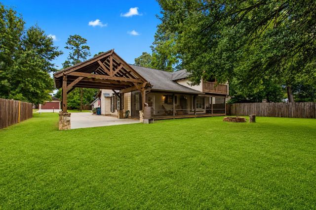 312 Springwood Drive, Conroe, TX 77385