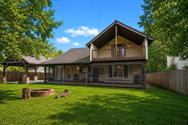 312 Springwood Drive, Conroe, TX 77385
