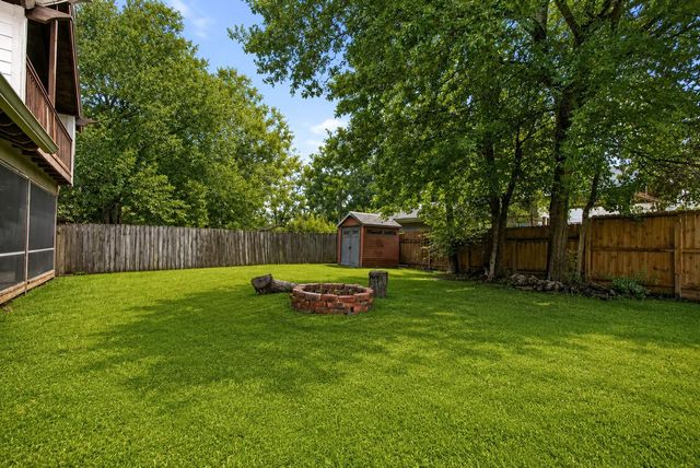 312 Springwood Drive, Conroe, TX 77385