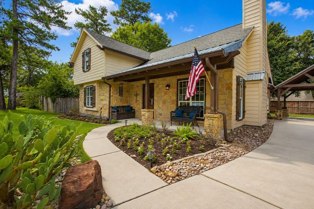 312 Springwood Drive, Conroe, TX 77385