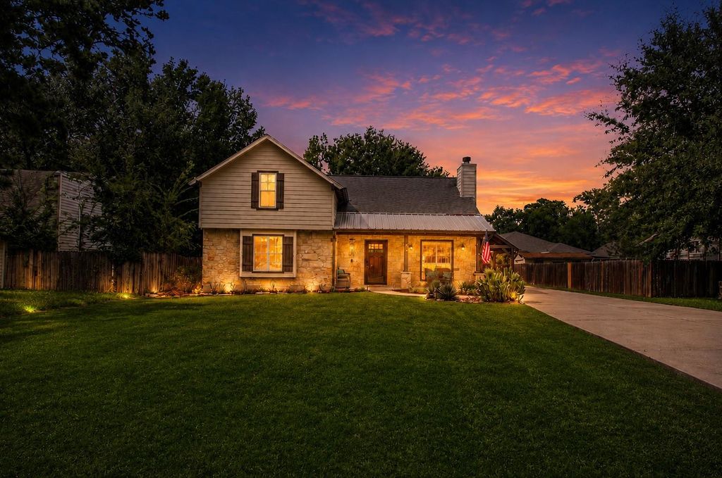 312 Springwood Drive, Conroe, TX 77385