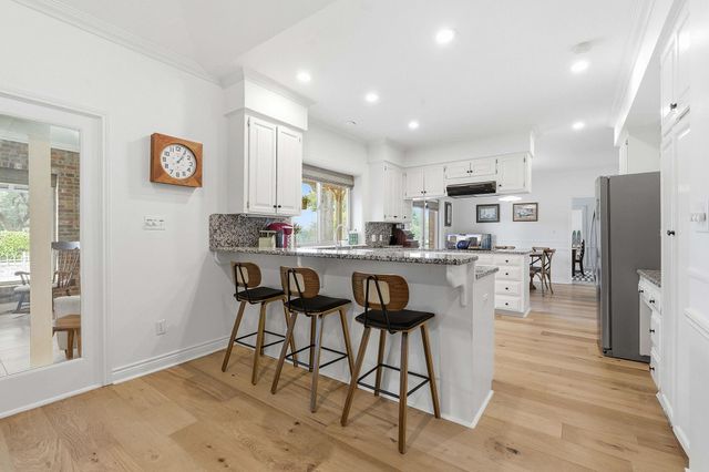 27030 Masters Pkwy, Spicewood, TX 78669