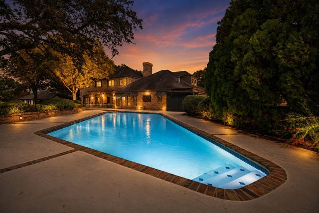 27030 Masters Pkwy, Spicewood, TX 78669