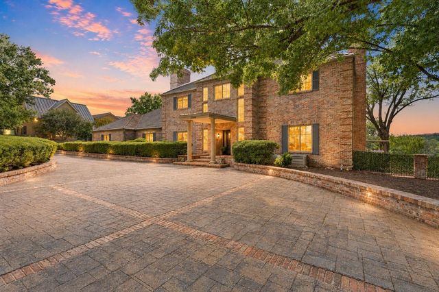 27030 Masters Pkwy, Spicewood, TX 78669