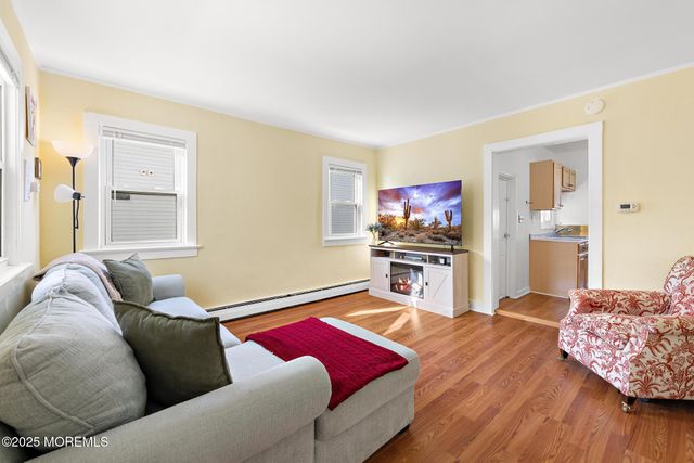 59 Florence Avenue, Leonardo, NJ 07737