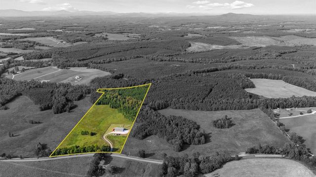 1433 Piney Mountain Road, Appomattox, VA 24522