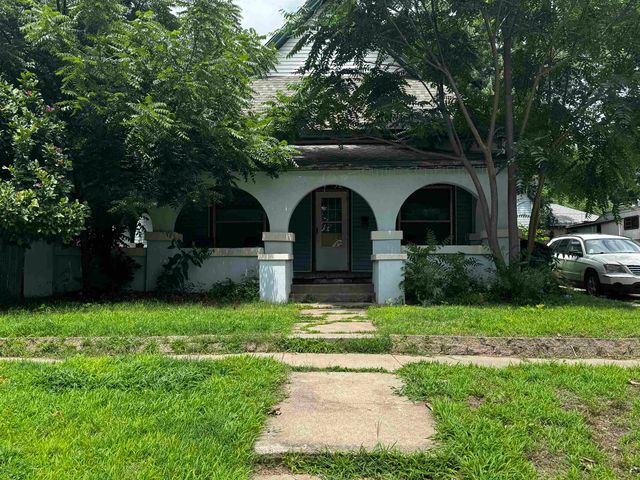 128 Main, Augusta, KS 67060
