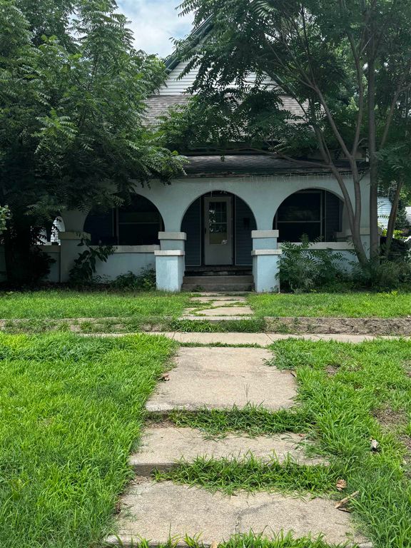 128 Main, Augusta, KS 67060