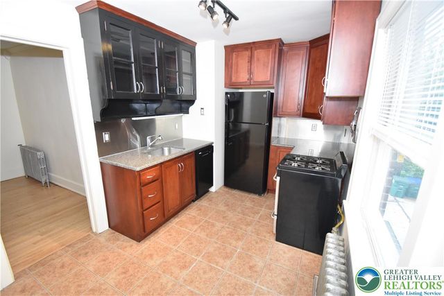 4 Bennett Court, Easton, PA 18042