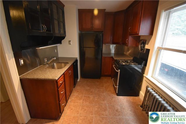 4 Bennett Court, Easton, PA 18042