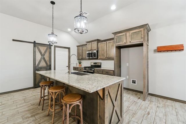 10040 SW 22nd Street, Yukon, OK 73099