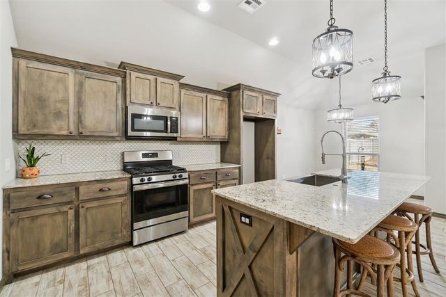 10040 SW 22nd Street, Yukon, OK 73099